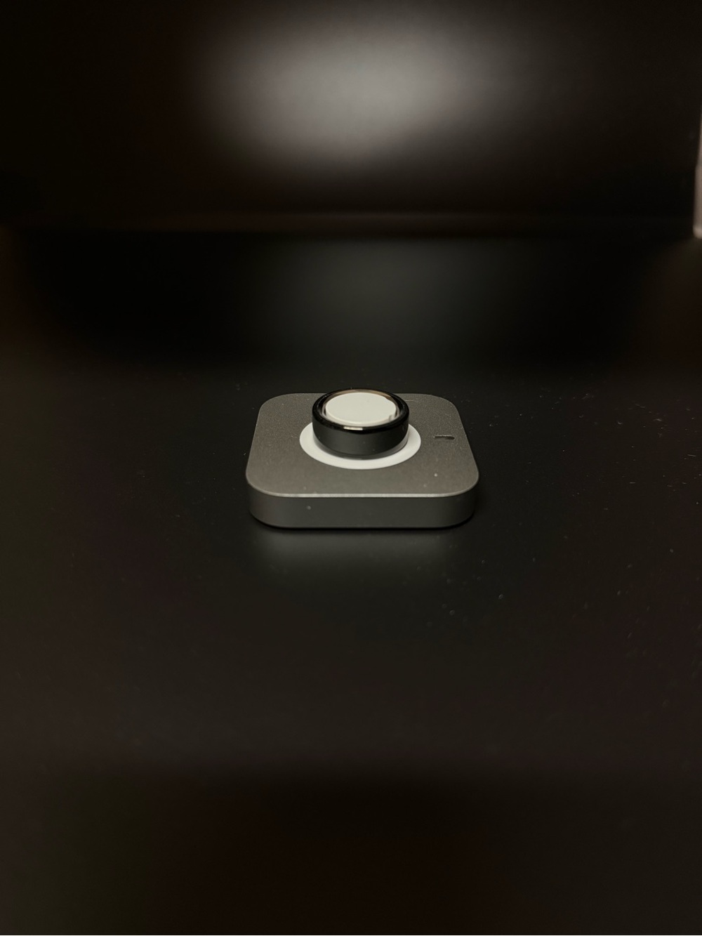 NEW Black satin Oura Ring 4 with charging dock
